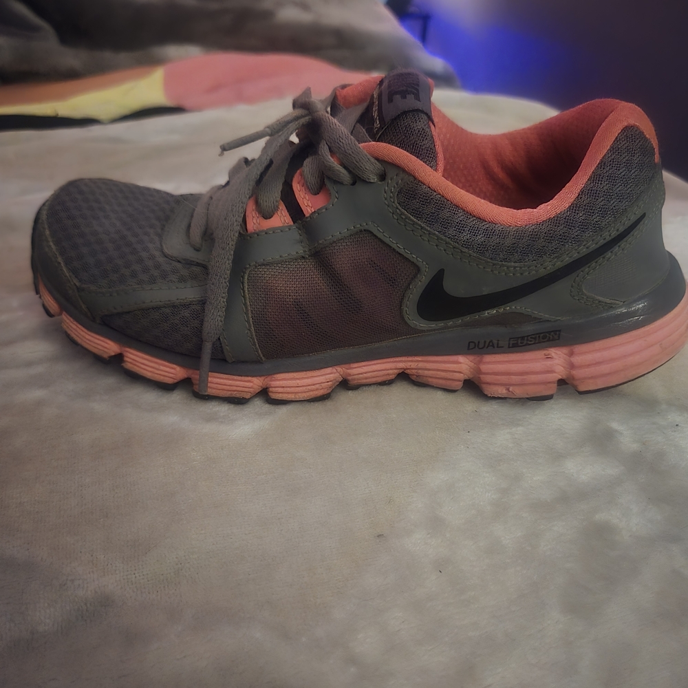 Nike Women's Gray and Pink Running Shoes